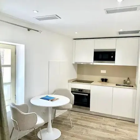 Apartment Magnifique 20m Du Port 15 Allard